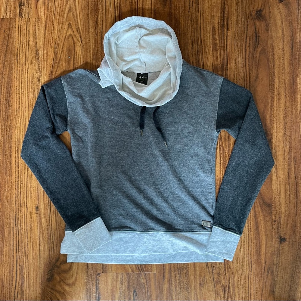 Nicole Miller extra fabric turtle neck sweater